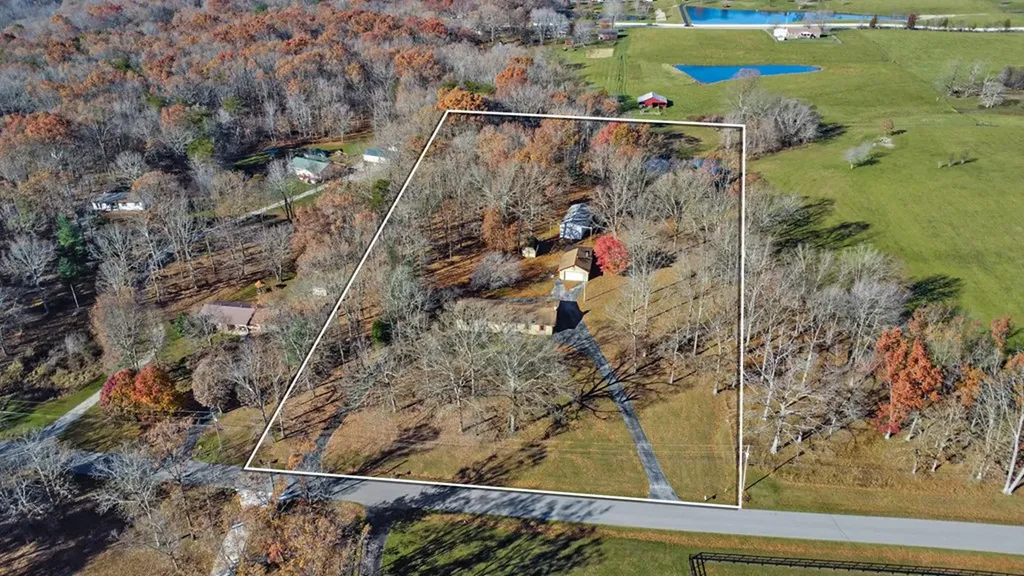 370 Red Brush Drive Crossville TN 38555