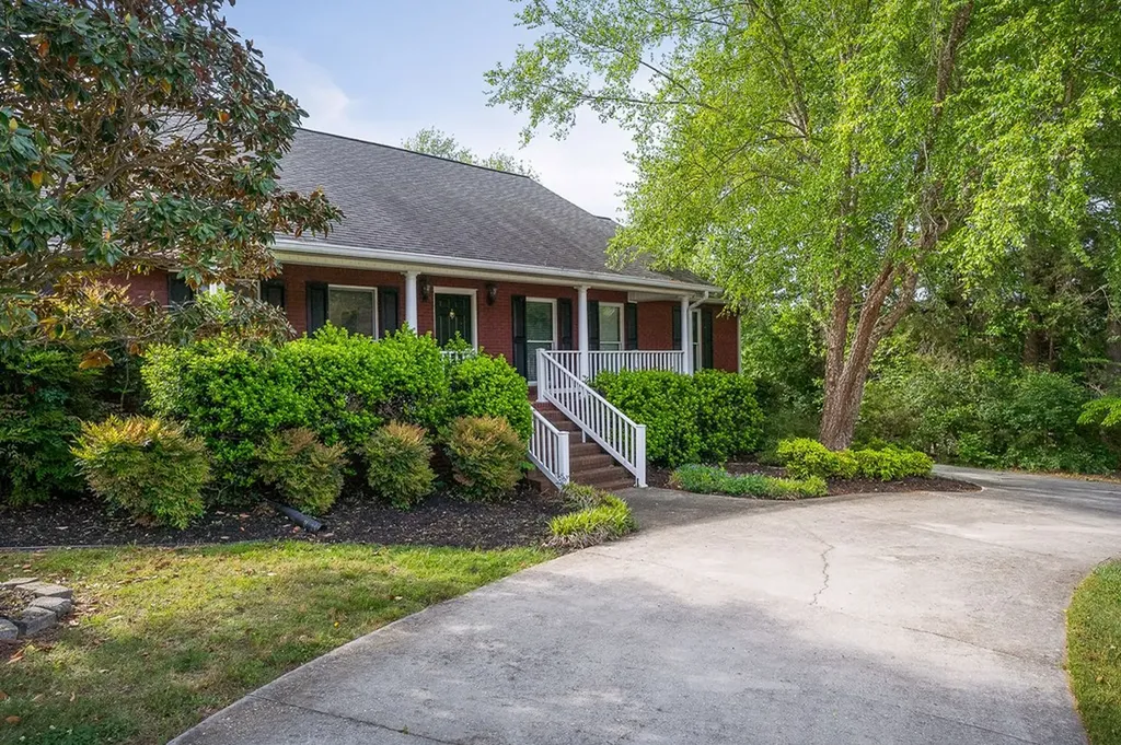 1325 Bridle Path Cookeville TN 38501