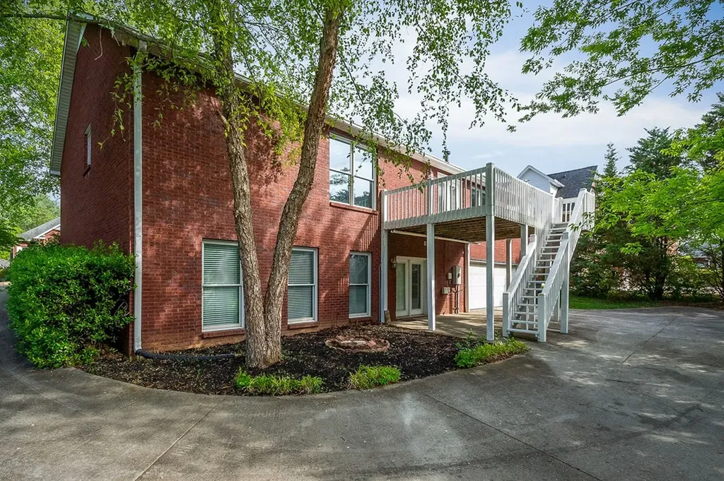 1325 Bridle Path Cookeville TN 38501
