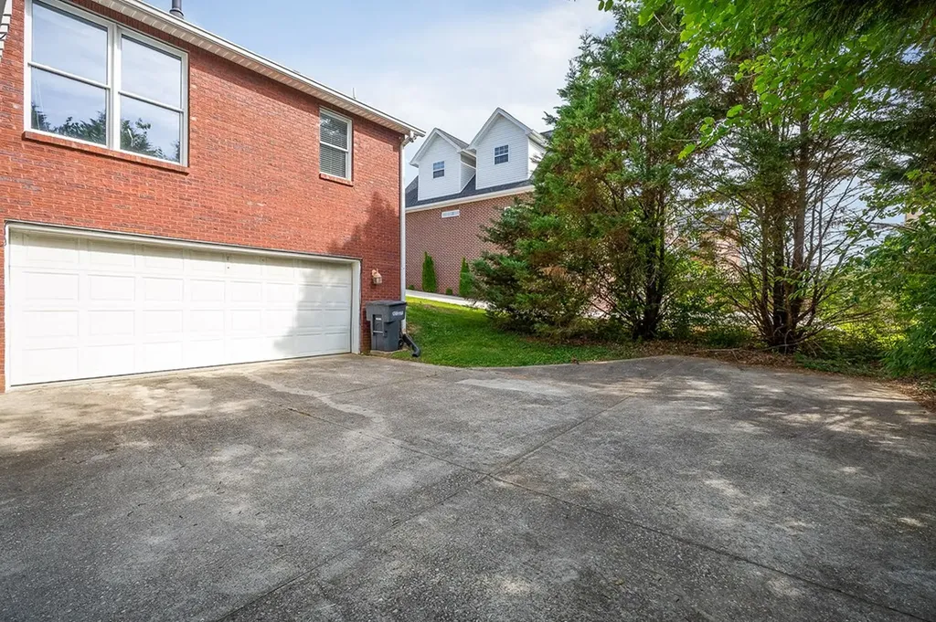 1325 Bridle Path Cookeville TN 38501