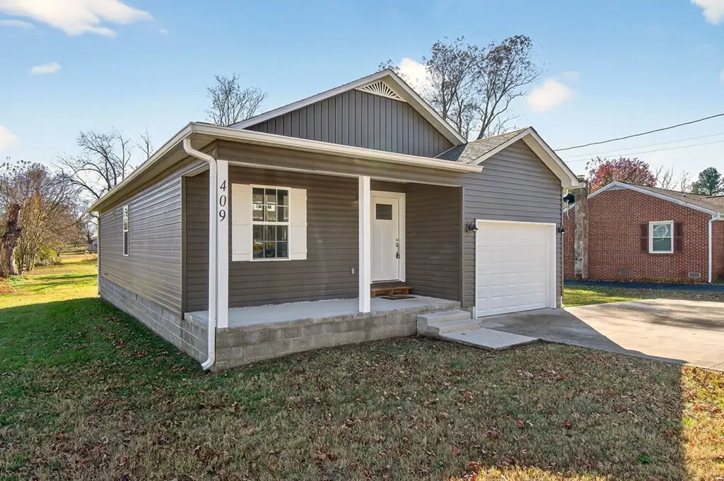 409 Buffalo Valley Road Baxter TN 38544