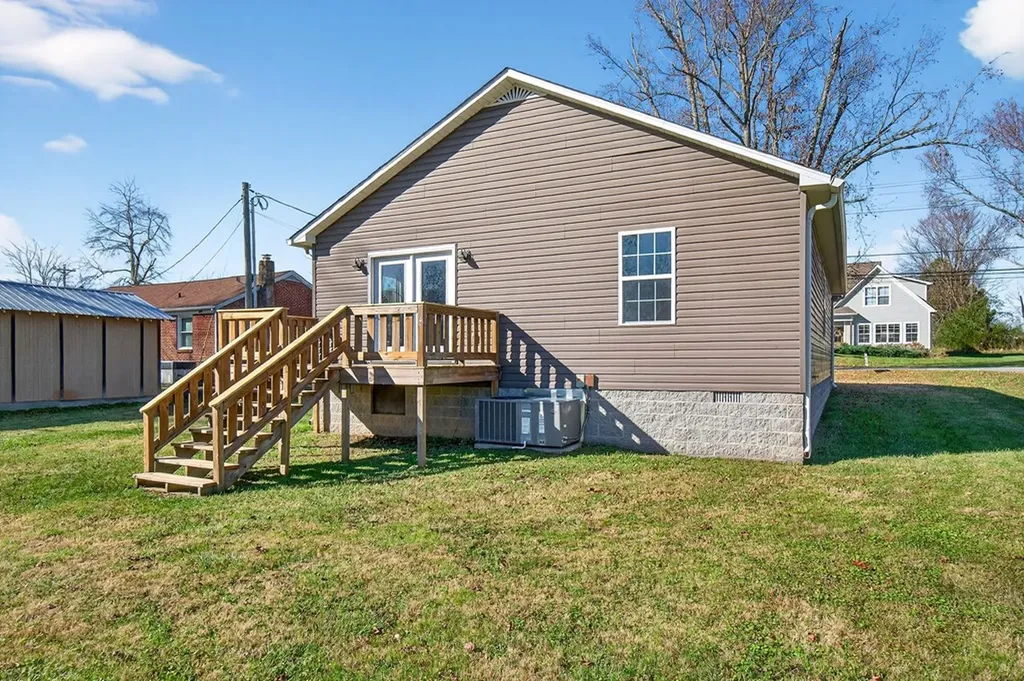 409 Buffalo Valley Road Baxter TN 38544