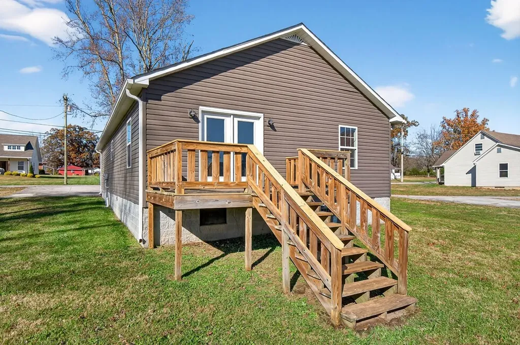 409 Buffalo Valley Road Baxter TN 38544