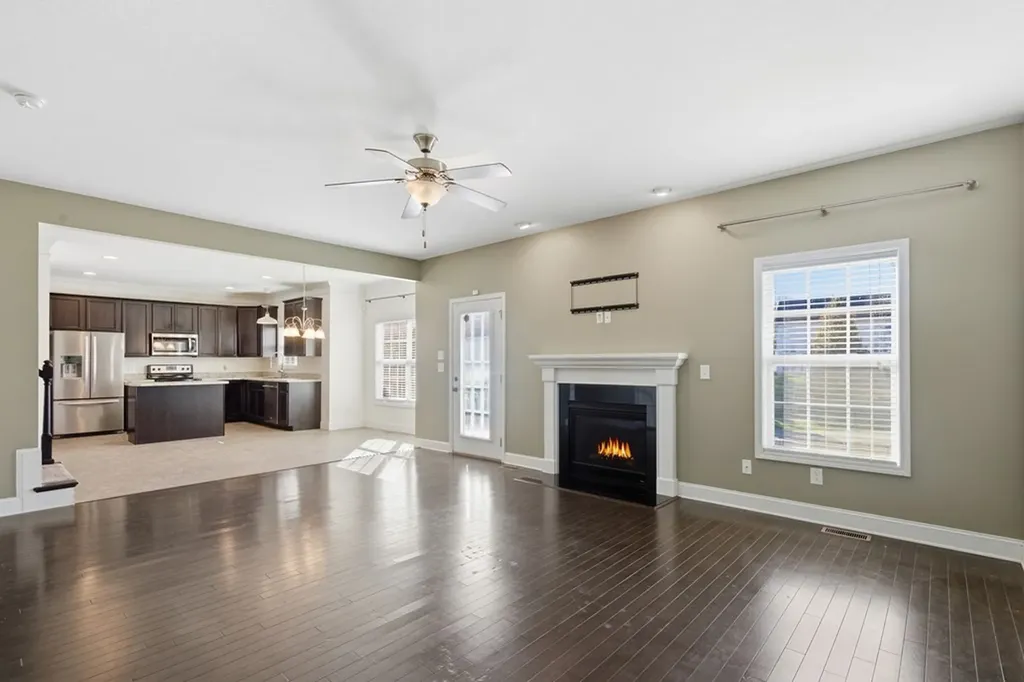 1912 Mahogany Wood Trail Knoxville TN 37920