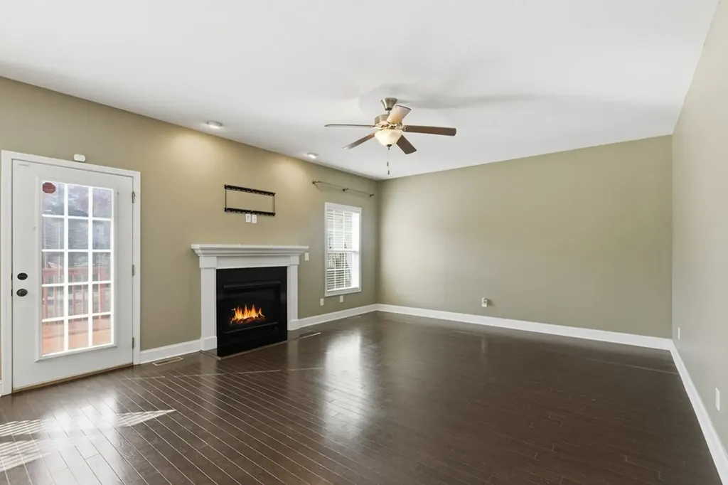 1912 Mahogany Wood Trail Knoxville TN 37920