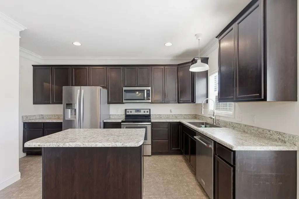 1912 Mahogany Wood Trail Knoxville TN 37920