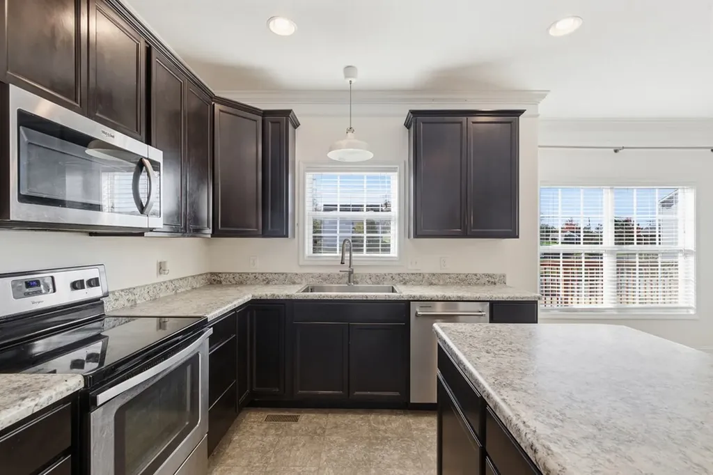 1912 Mahogany Wood Trail Knoxville TN 37920