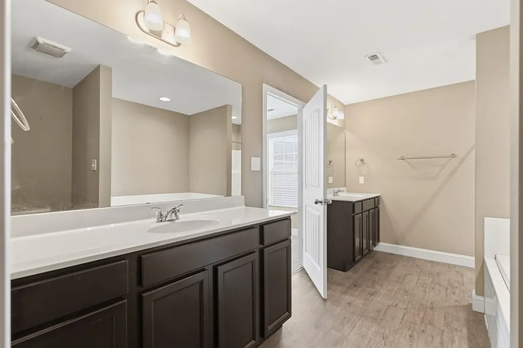 1912 Mahogany Wood Trail Knoxville TN 37920