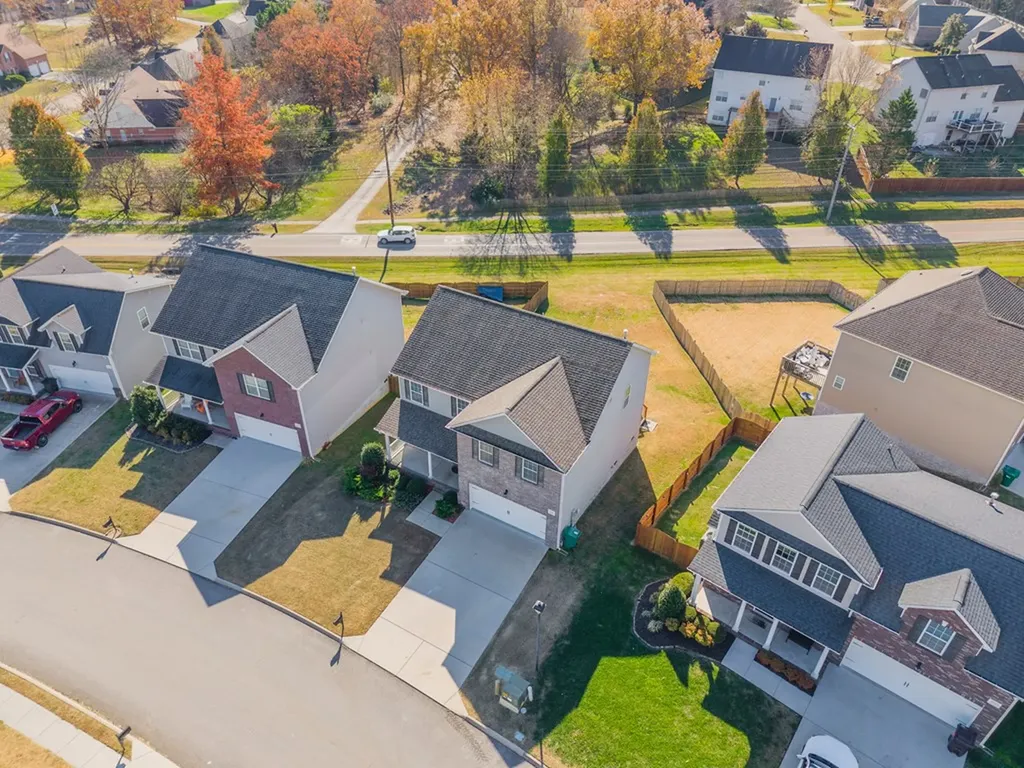 1912 Mahogany Wood Trail Knoxville TN 37920