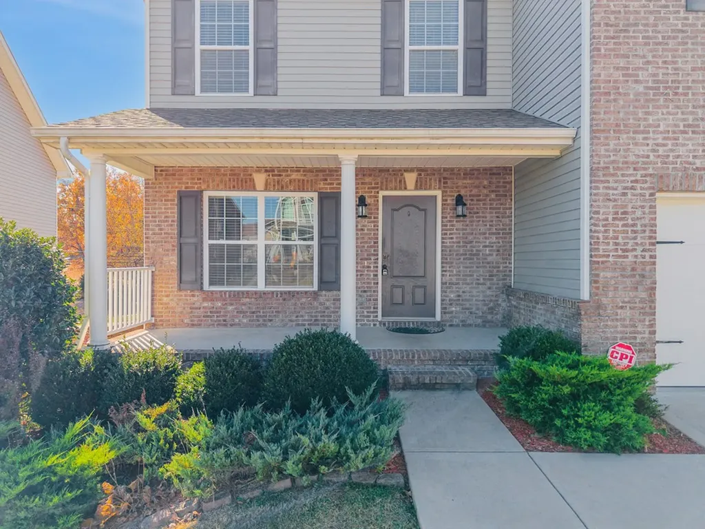 1912 Mahogany Wood Trail Knoxville TN 37920