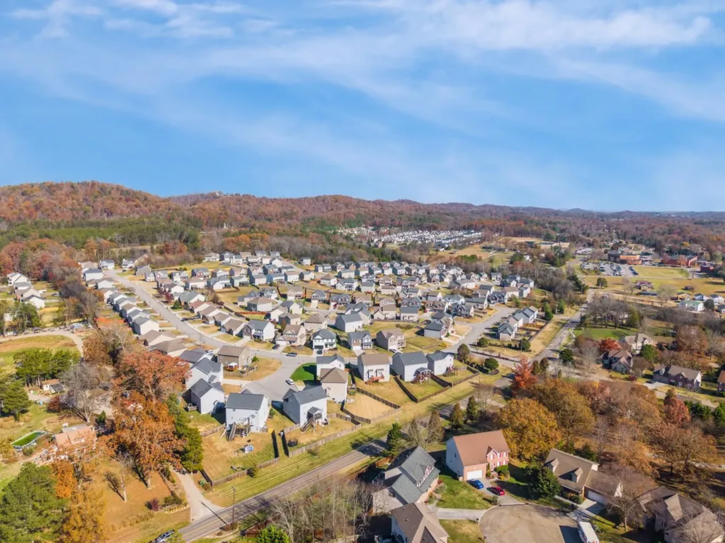 1912 Mahogany Wood Trail Knoxville TN 37920