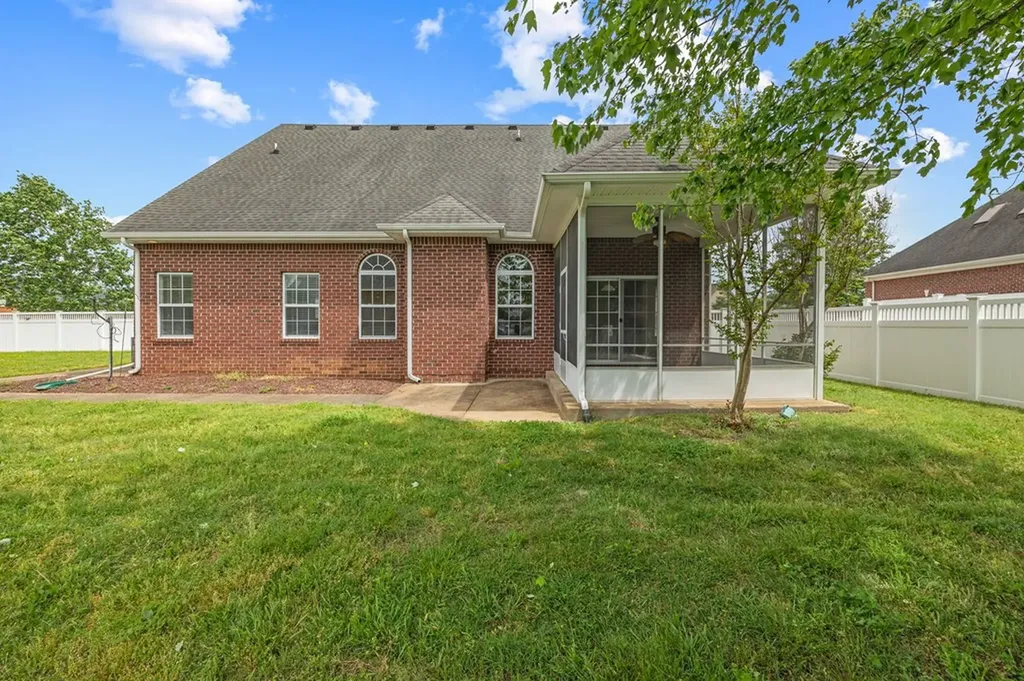 2651 James Edmon Court Murfreesboro TN 37129