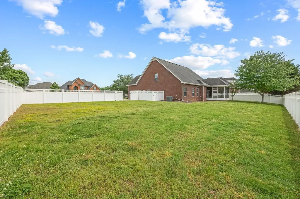 2651 James Edmon Court Murfreesboro TN 37129