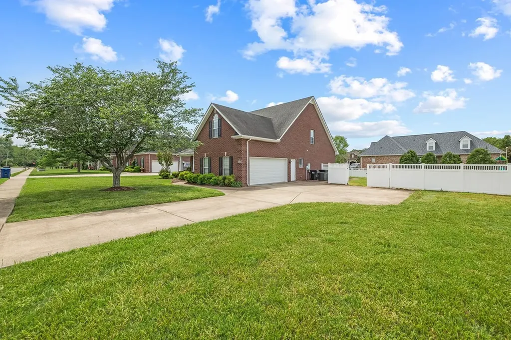 2651 James Edmon Court Murfreesboro TN 37129