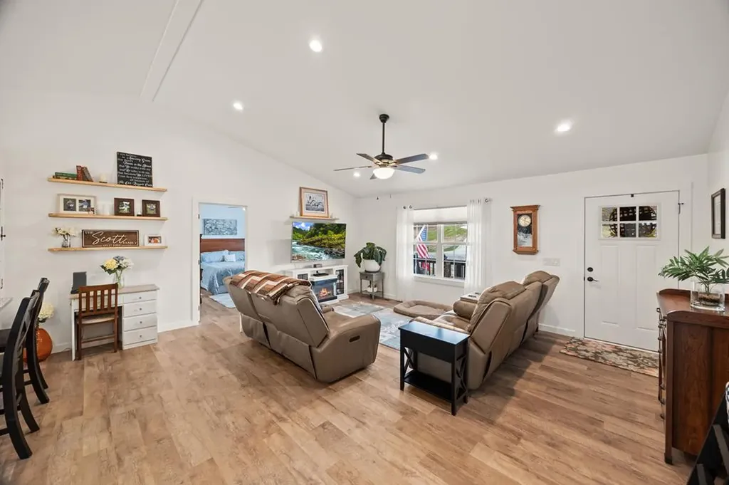 1909 Alex Lane Cookeville TN 38506