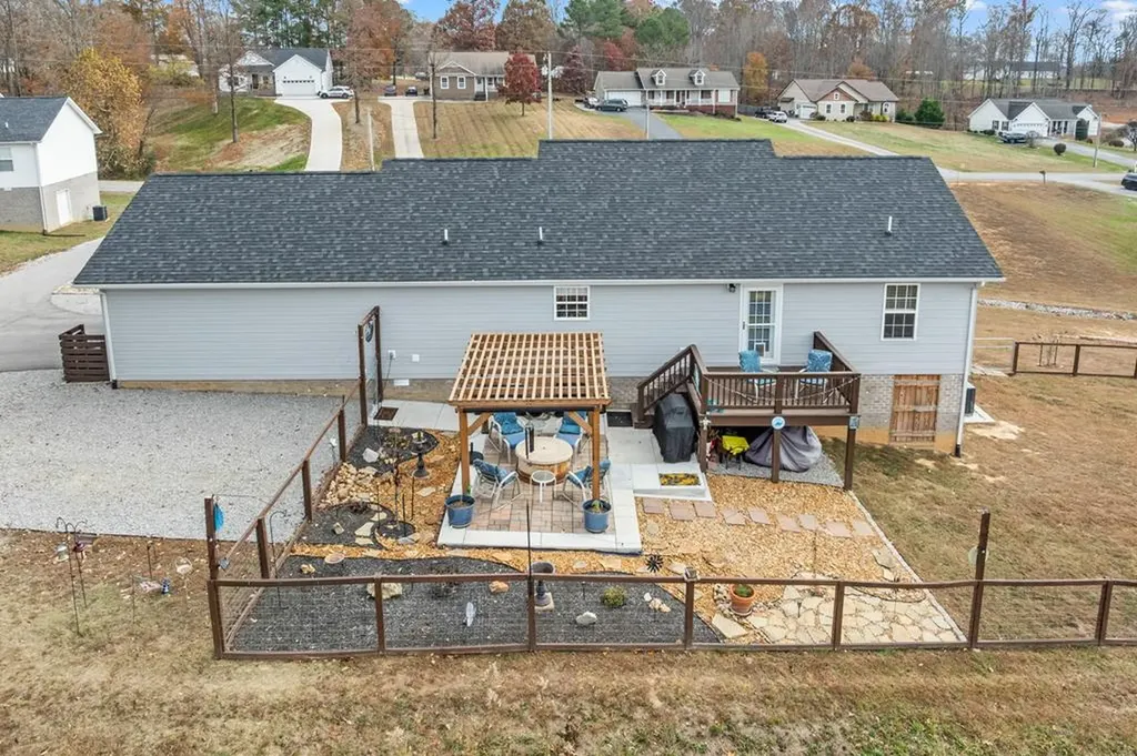 1909 Alex Lane Cookeville TN 38506