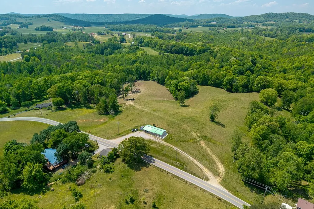 3065 Willow Grove Highway Allons TN 38541