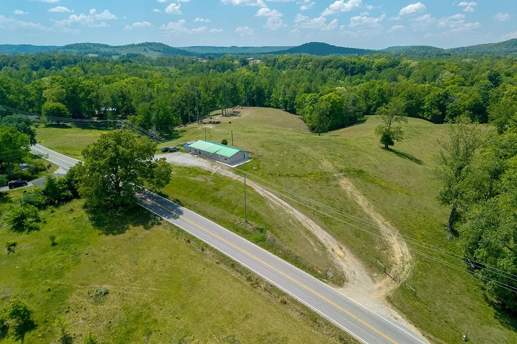 3065 Willow Grove Highway Allons TN 38541