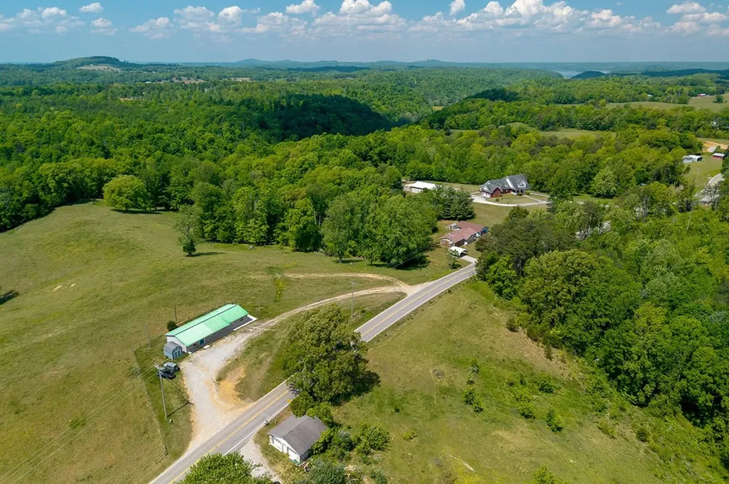 3065 Willow Grove Highway Allons TN 38541