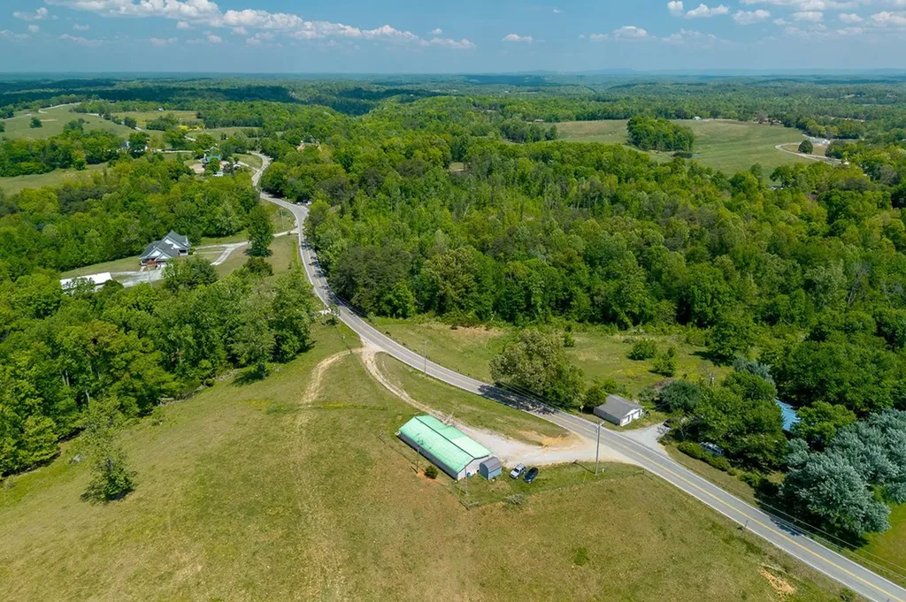 3065 Willow Grove Highway Allons TN 38541
