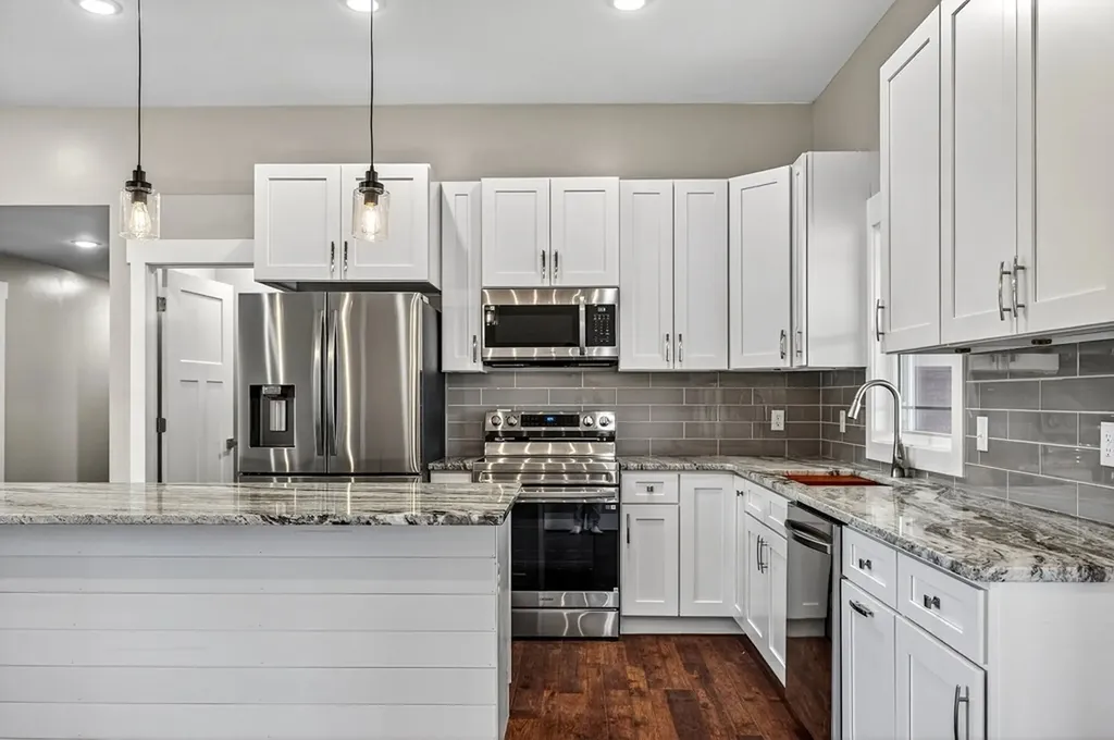 196 Dairy Barn Sparta TN 38583