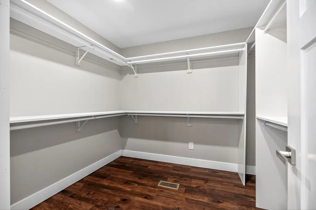 196 Dairy Barn Sparta TN 38583