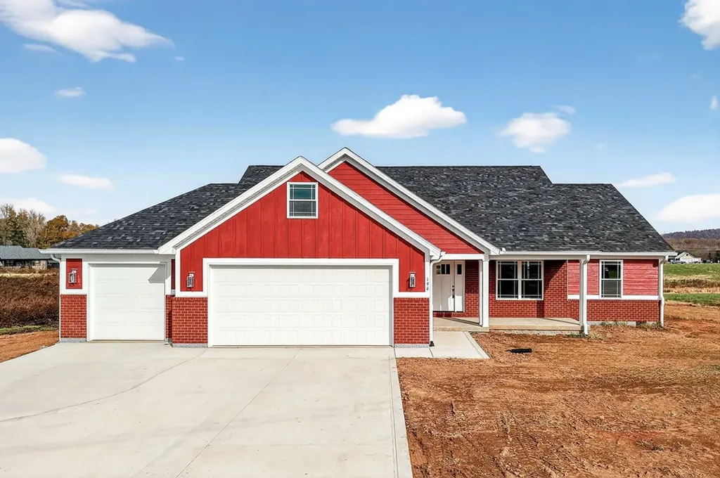 196 Dairy Barn Sparta TN 38583