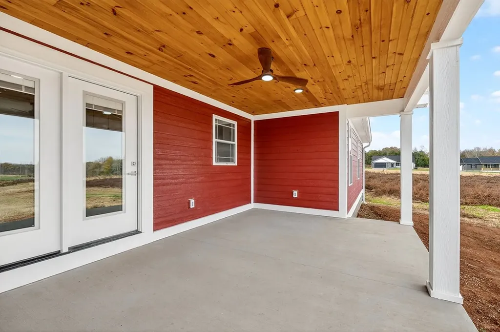 196 Dairy Barn Sparta TN 38583