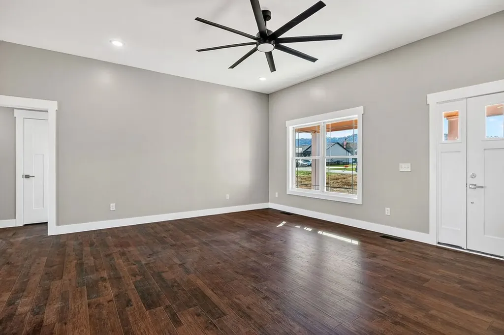 196 Dairy Barn Sparta TN 38583