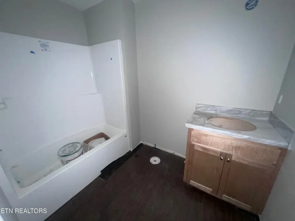 512 St. Anthony Drive Jamestown TN 38556