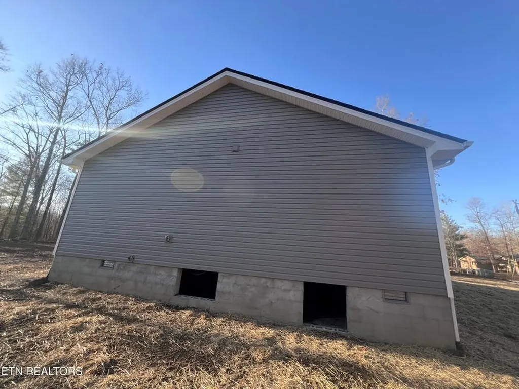 512 St. Anthony Drive Jamestown TN 38556