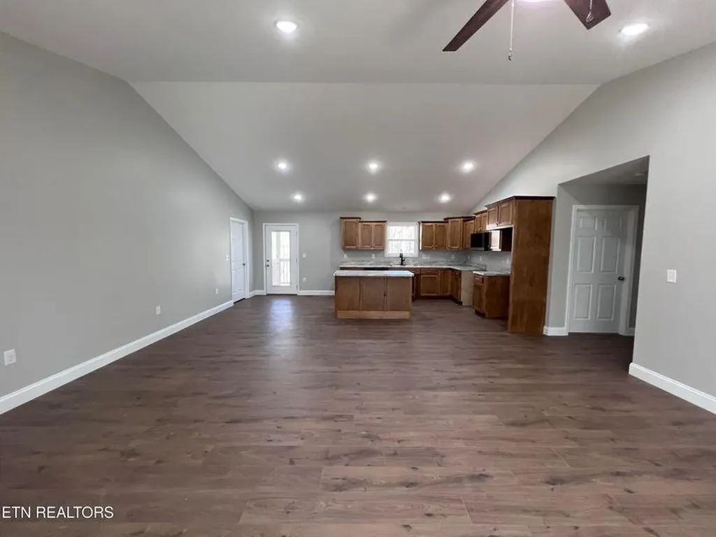 133 Jay Loop Jamestown TN 38556