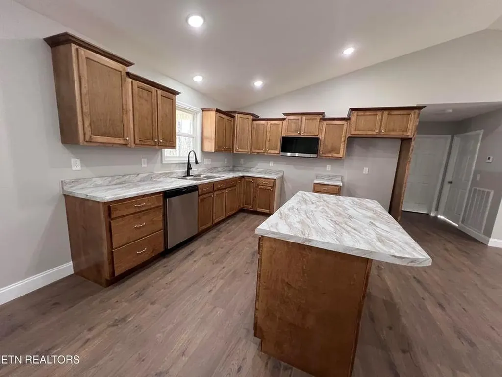 133 Jay Loop Jamestown TN 38556