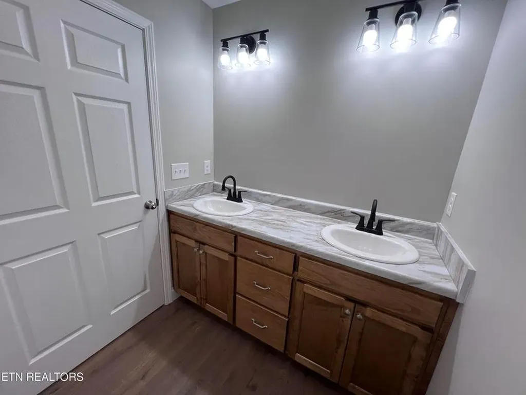 133 Jay Loop Jamestown TN 38556