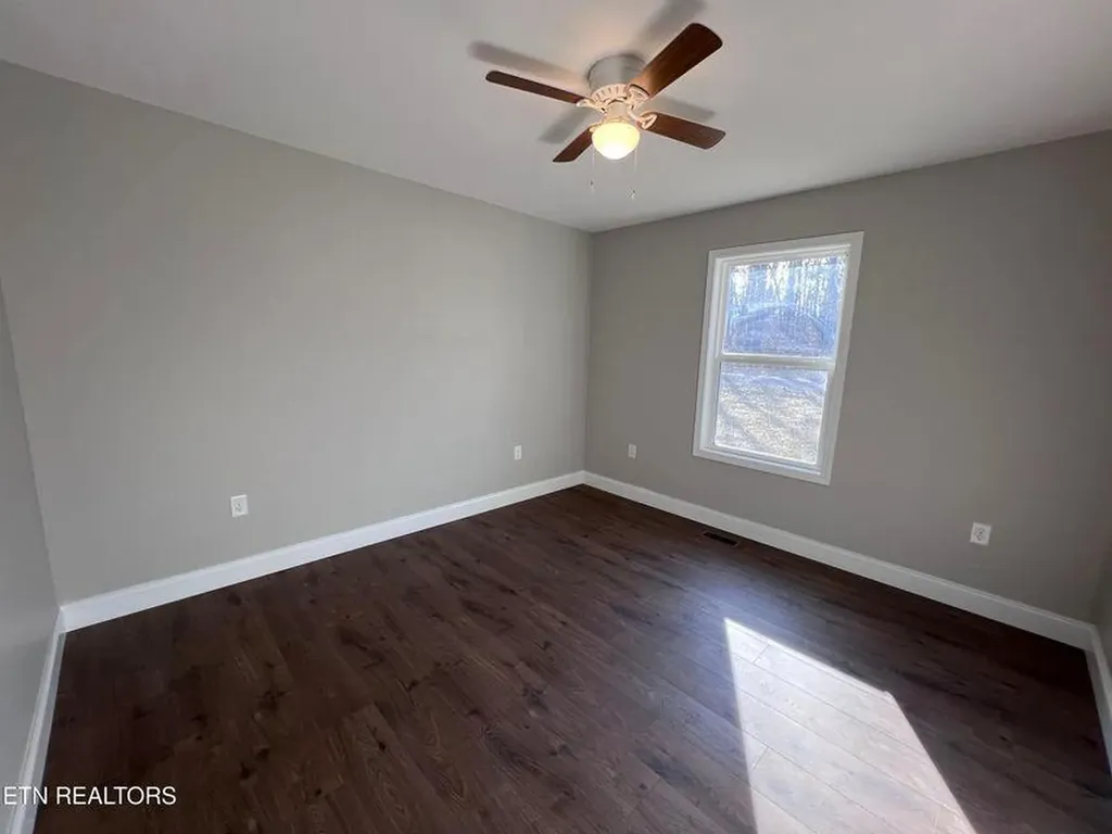 133 Jay Loop Jamestown TN 38556