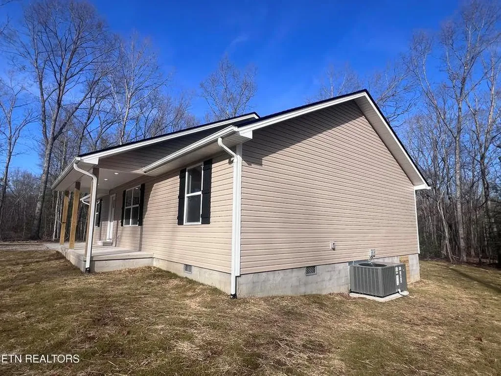 133 Jay Loop Jamestown TN 38556