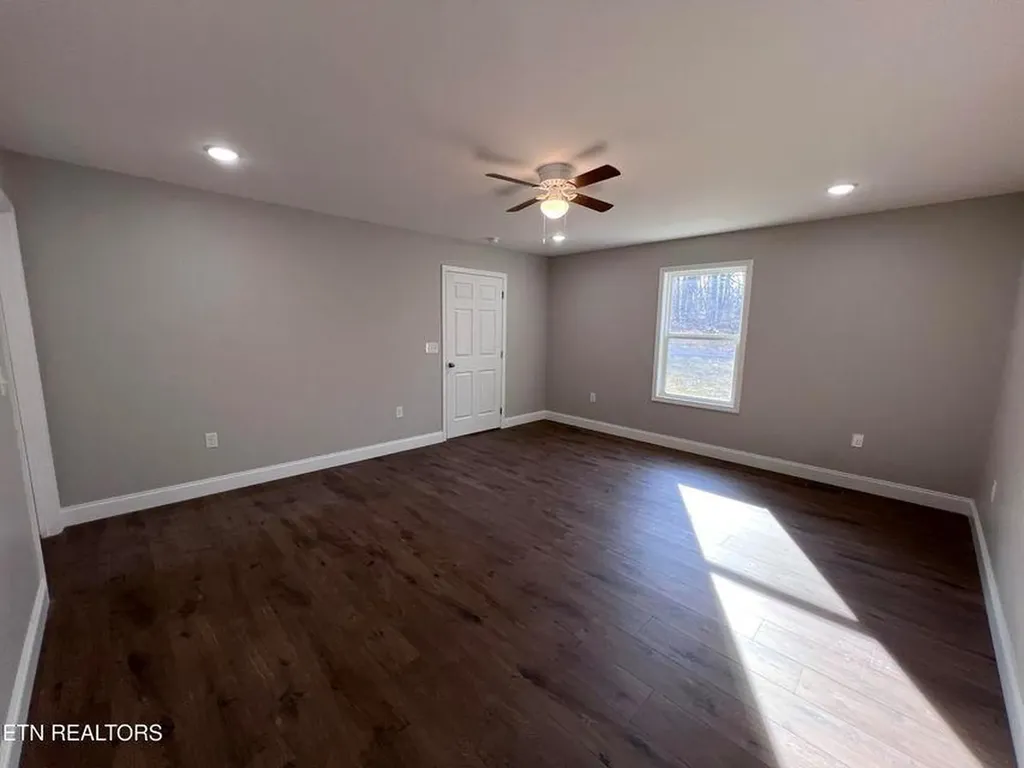 133 Jay Loop Jamestown TN 38556