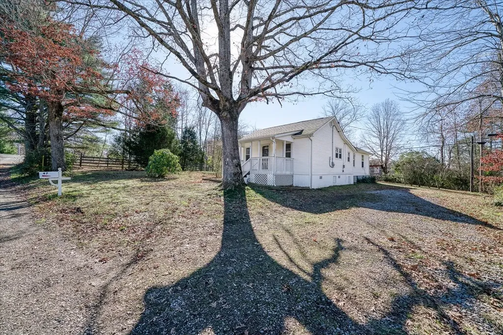 47 Morning Star Lane Crossville TN 38572