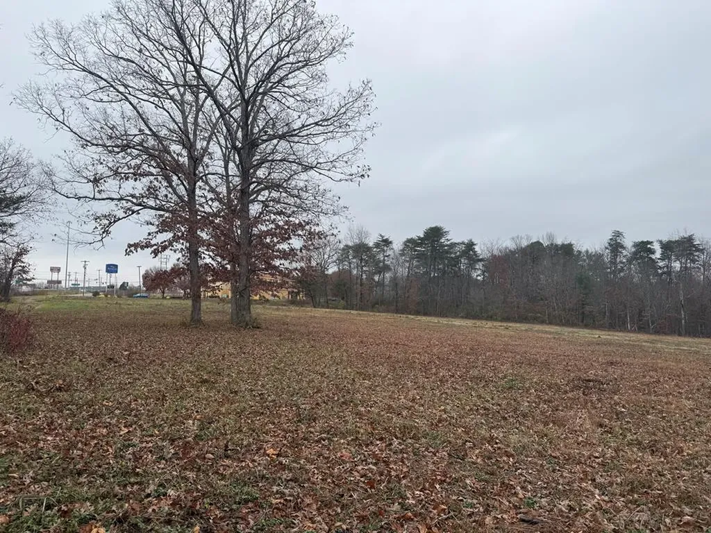 4038 N Main Street Crossville TN 38555