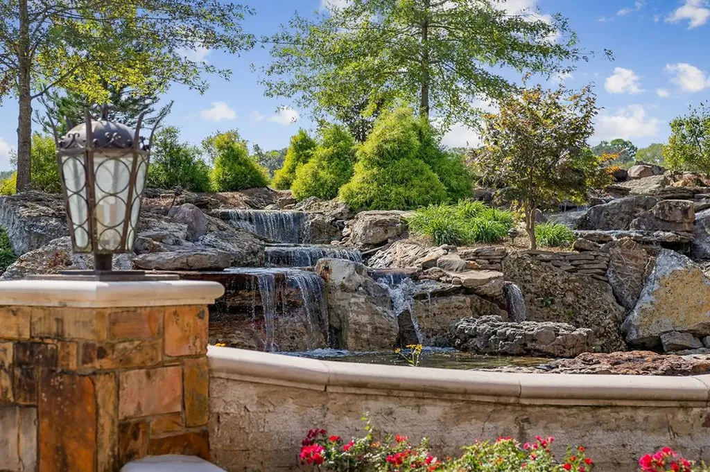 1050 Pine Creek Falls Road Smithville TN 37166