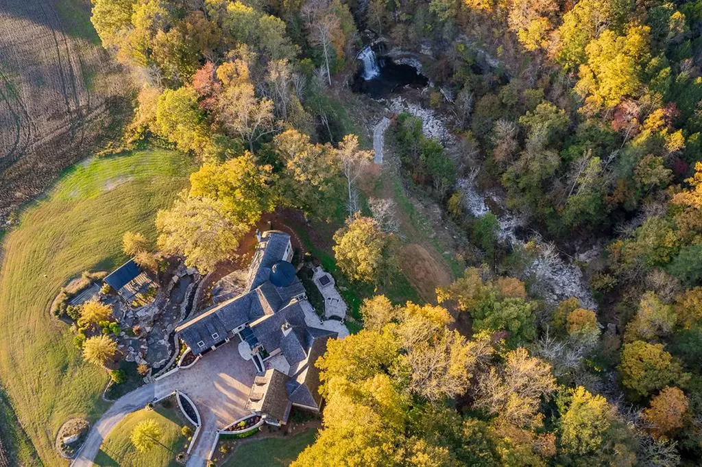 1050 Pine Creek Falls Road Smithville TN 37166