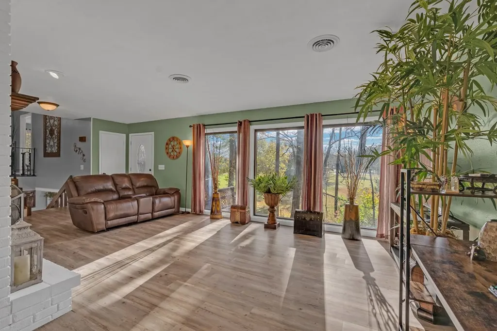 160 Monticello Cookeville TN 38506