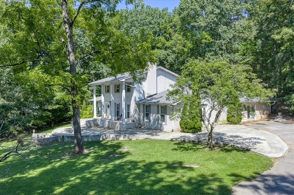 1355 Pilot Cookeville TN 38506