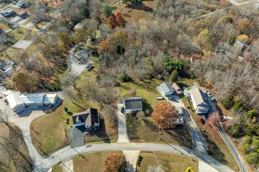 312 Cosby Parris Road Byrdstown TN 38549