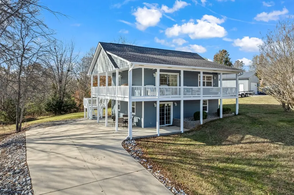 312 Cosby Parris Road Byrdstown TN 38549