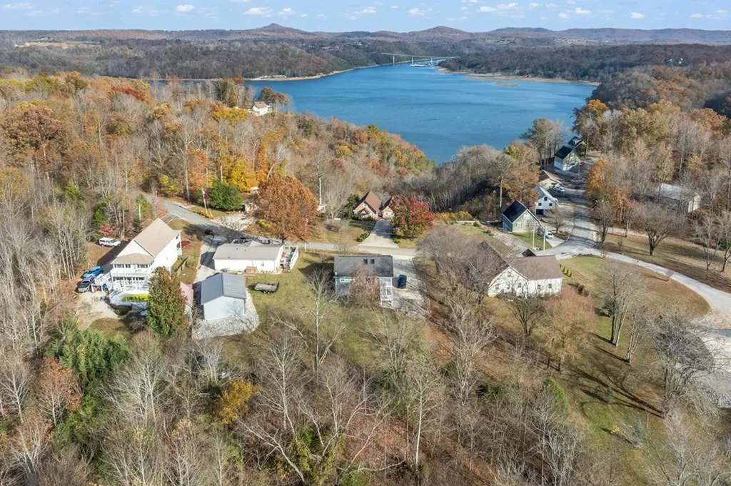 312 Cosby Parris Road Byrdstown TN 38549