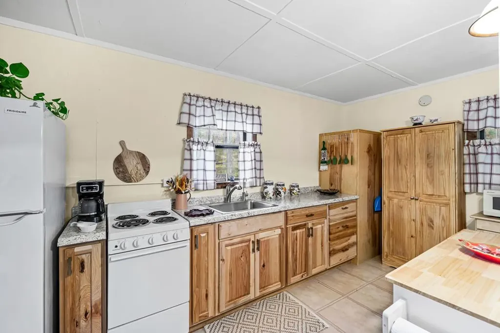 215 Roughshod Lane Hilham TN 38568