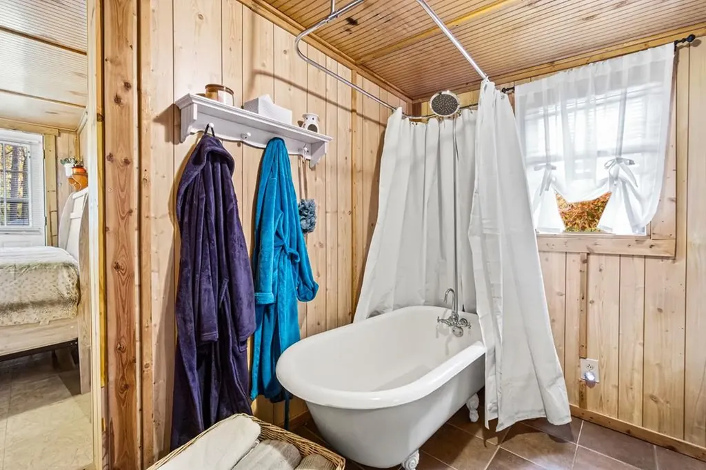 215 Roughshod Lane Hilham TN 38568