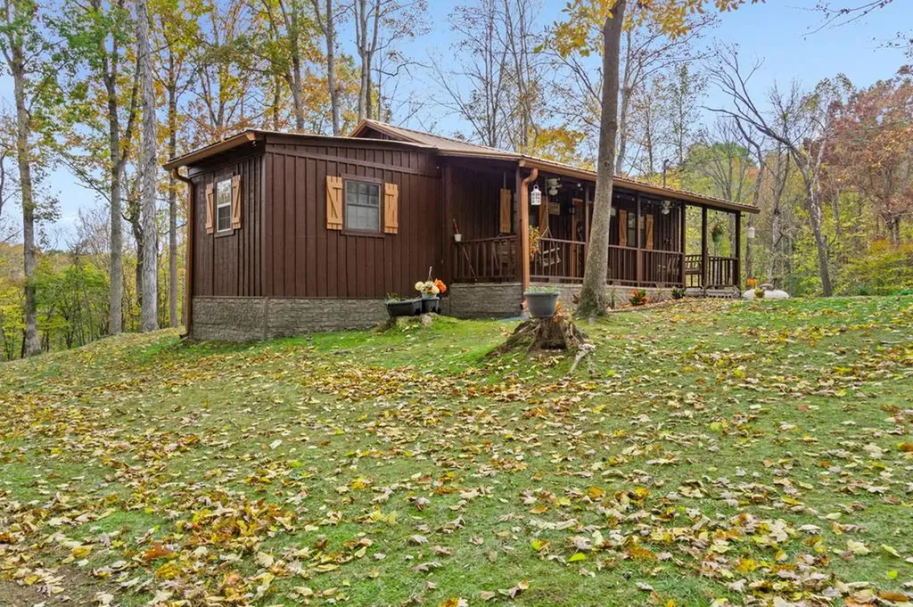 215 Roughshod Lane Hilham TN 38568