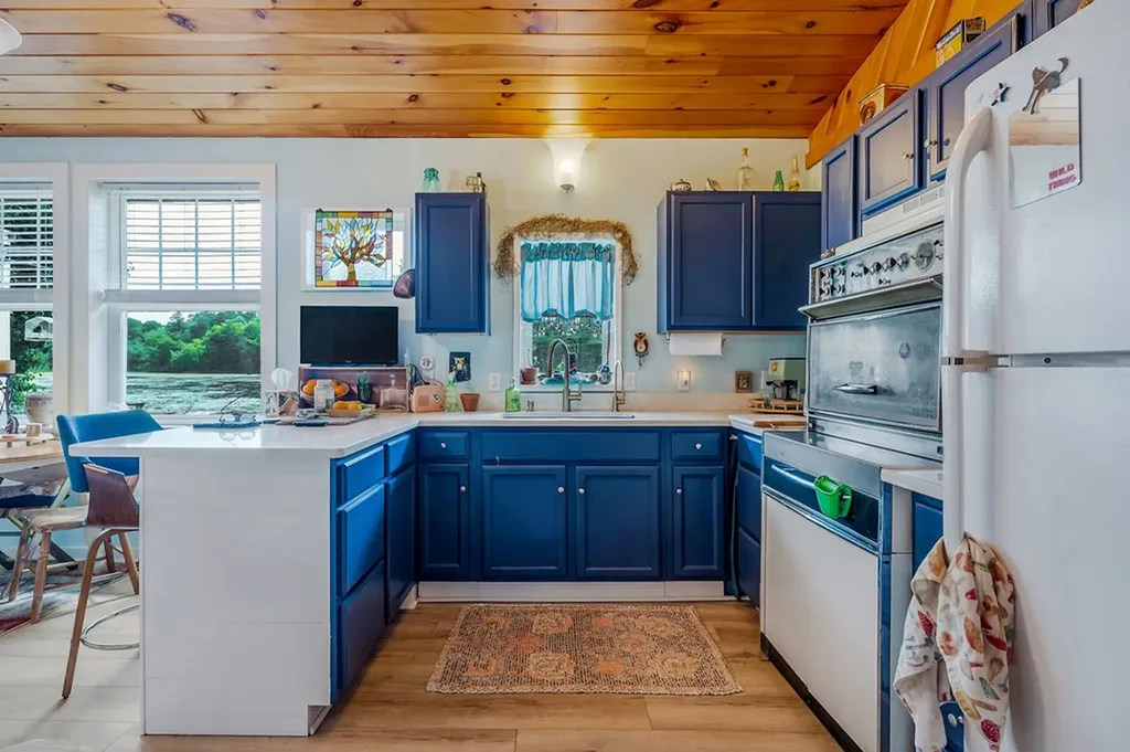 179 Holiday Lane Sparta TN 38583